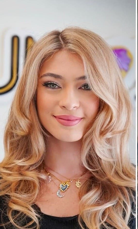 Long blonde waves